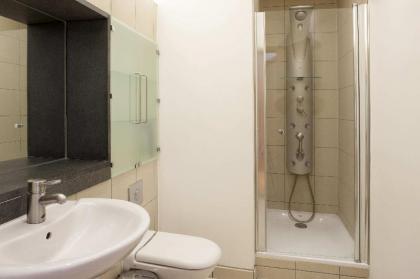 8 Conventry House    Studio London