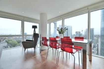 Brand new two bedroom flat with a balcony London 