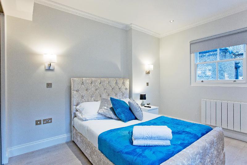 Modern 1 bed flat in Kensington (Flat 8) - main image
