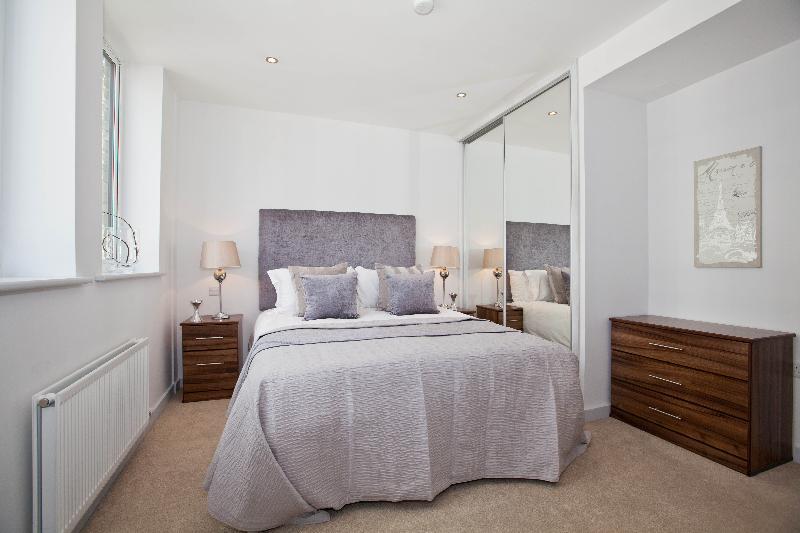 Modern One Bedroom Apartment in Liverpool Street  - main image