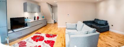 Comfortable modern 1 bed apartment (Flat 1) - image 3
