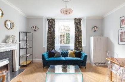 Beautiful 2 Bedroom Garden flat by Notting Hill Gate London