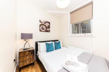 Bright 3 Bedroom Apartment in Hammersmith - image 17