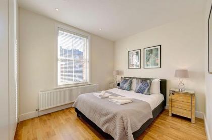 Bright Three Bedroom Apartment in Hammersmith - 37 - image 5