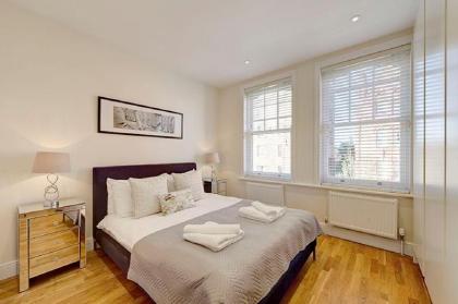 Bright Three Bedroom Apartment in Hammersmith - 37 - image 6
