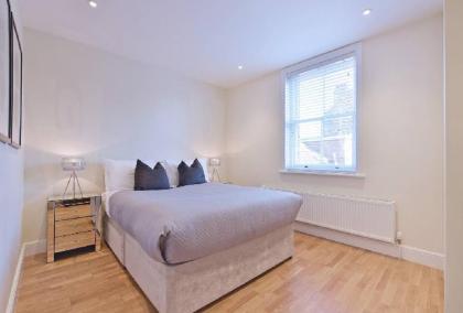 Modern Three Bedroom Apartment in Hammersmith -29 - image 11