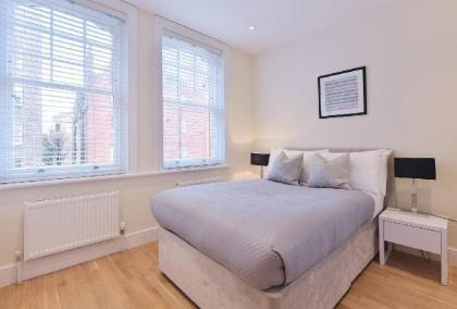 Modern Three Bedroom Apartment in Hammersmith -29 - image 15