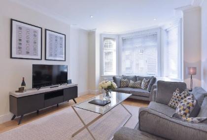 Modern Three Bedroom Apartment in Hammersmith -29 - image 19