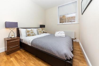Spacious 3 Bedroom Apartment in Hammersmith - image 17