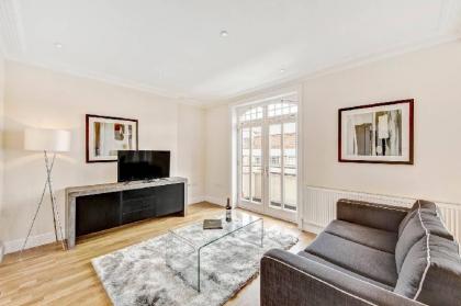 Immaculate 2 Bed Apt with Balcony in Hammersmith - image 12