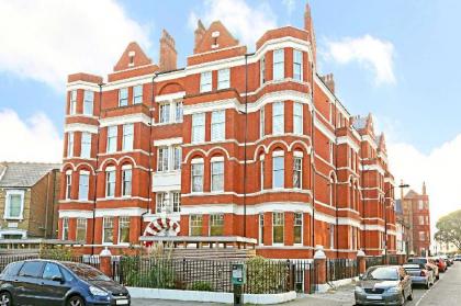 Two Bedroom Apartment in Hammersmith (201A) - image 19