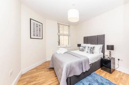 Modern Two Bedroom Apartment in Hammersmith - 207A - image 11