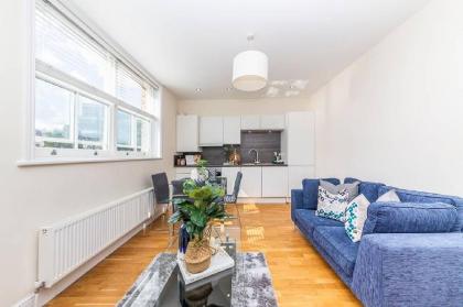 Modern Two Bedroom Apartment in Hammersmith - 207A - image 19