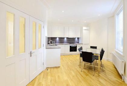 Modern & Bright Three Bed Apartment in Hammersmith - image 18