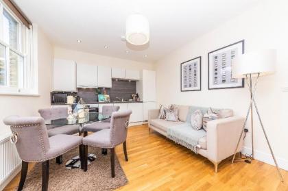 Modern Two Bedroom Apartment in Hammersmith  -205A - image 19