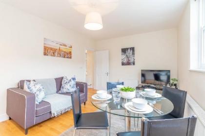 Modern Two Bedroom Apartment in Hammersmith - 203A - image 10