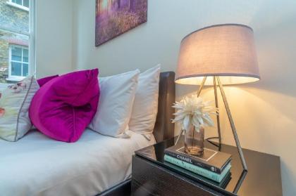 Modern Two Bedroom Apartment in Hammersmith - 203A - image 18