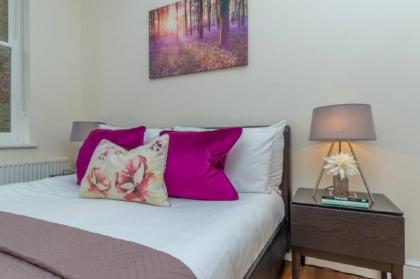 Modern Two Bedroom Apartment in Hammersmith - 203A - image 3