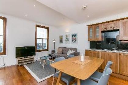 Smart London apartment for 3 guests - image 8