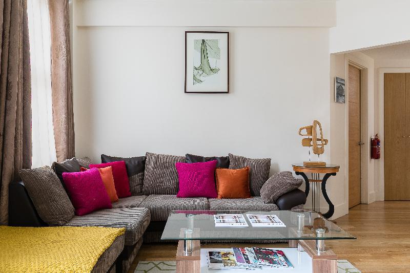 Stylish 2-bedroom apartment near Marble Arch - main image