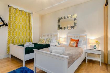 Stylish 2-bedroom apartment near Marble Arch - image 9
