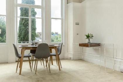Spacious 1 Bedroom Period property in Hampstead - image 15