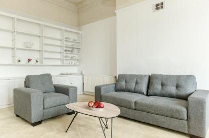 Spacious 1 Bedroom Period property in Hampstead - image 16