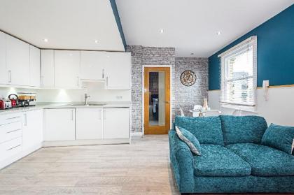 Greater London's Stylish and Magnifique Apartment