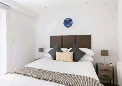 Luxury Central London North Apartment - image 19
