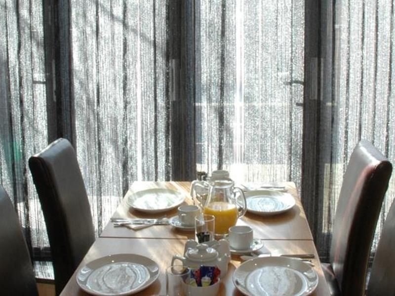 Homestay Hotel Heathrow - image 3
