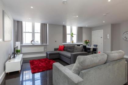 Luxury Central City of London Apartments - image 8