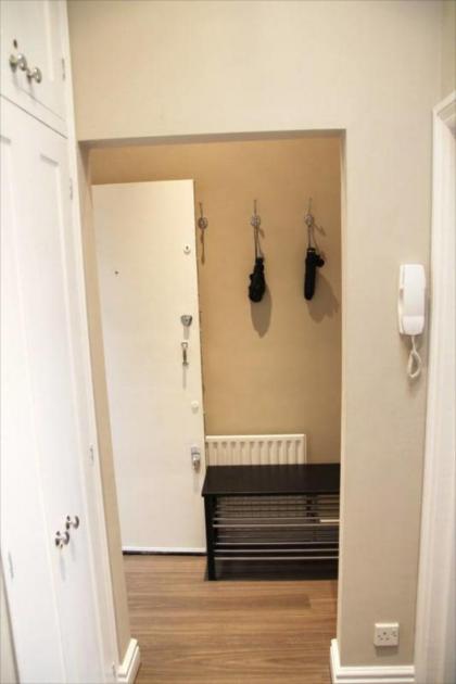 Cosy 2BR home in Notting Hill (5 guests!) - image 15