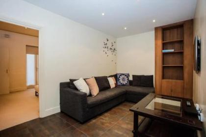 Modern 2 Bedroom Flat in Maida Vale London