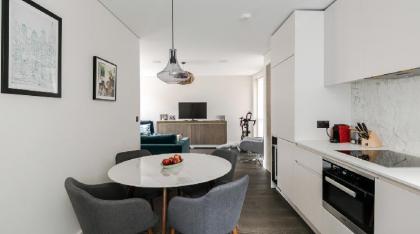 Luxury One Bedroom Apartment in Central London - image 15