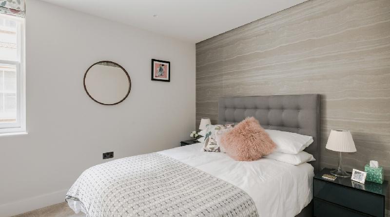 Luxury One Bedroom Apartment in Central London - image 4