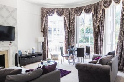 Luxury Canary Wharf Apartment with Parking