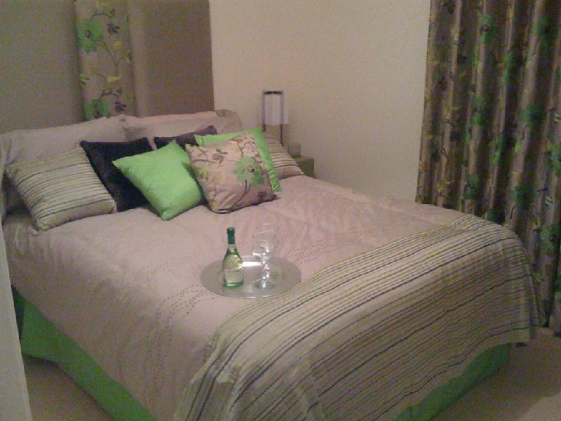 Apple House Guesthouse Heathrow Airport - image 3