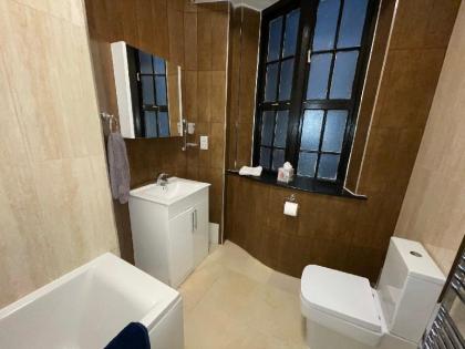 Marble Apartments Charing Cross  - image 3