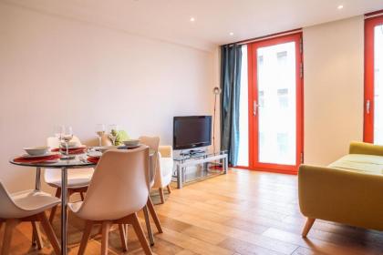 Bright and Modern Limehouse Apartment London