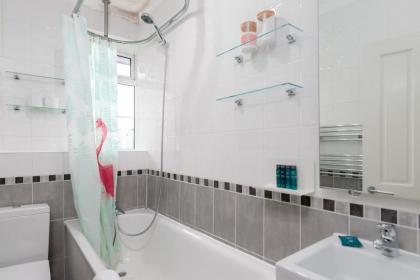 GuestReady - Homely and Serene 1Bed Apartment in Islington - image 20