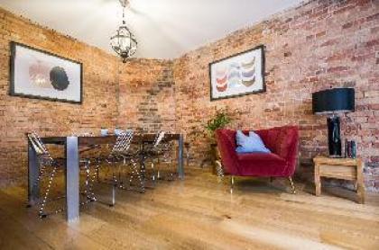 Beautiful two bed stones throw to Soho - image 19