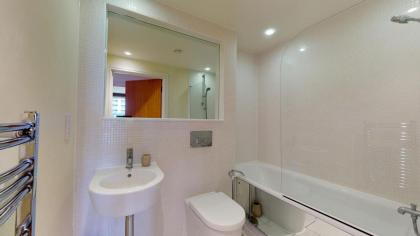 Two Bedroom Serviced Apartment in Indescon Square Canary Wharf - image 10