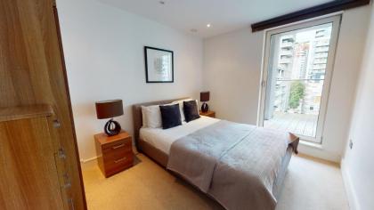 Two Bedroom Serviced Apartment in Indescon Square Canary Wharf - image 5