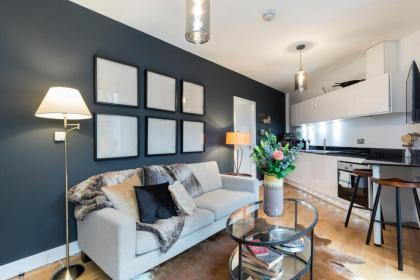 Modern and Designed 2 Bedroom Apartment with terrace Notting Hill