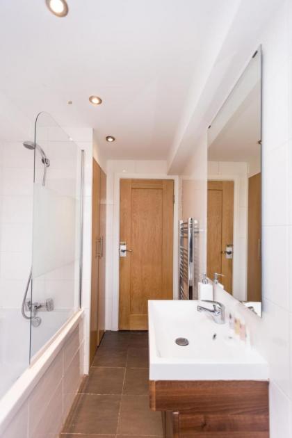GuestReady - Modern Flat in Central London No WiFi - image 12