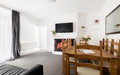 Beautiful Central 4 Bedroom Apart next2 KingsCross - image 10