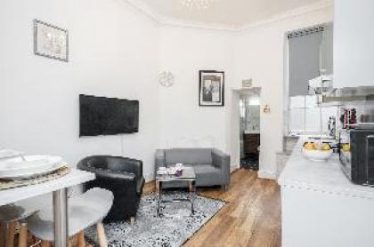 DELUXE Two Bed in  Covent Garden 