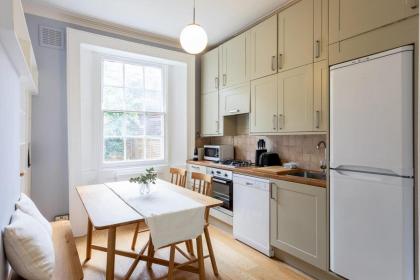 Two Bed Notting Hill Gem - image 5
