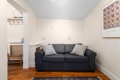 GuestReady - Classy Vibes in Notting Hill - image 11