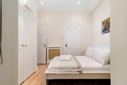 GuestReady - Classy Vibes in Notting Hill - image 18